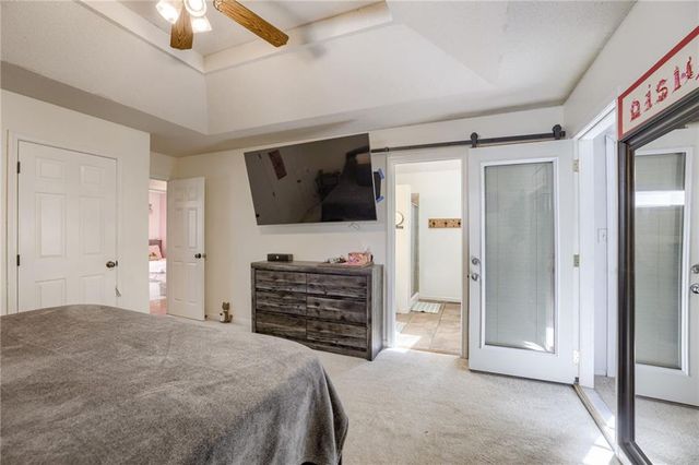 1118 SW Eastman Court, Blue Springs, MO 64015