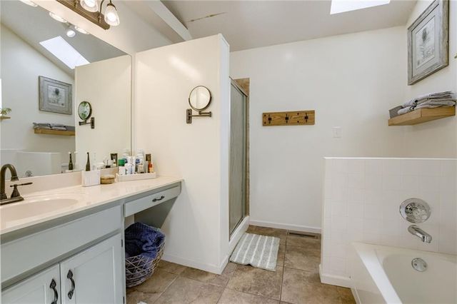 1118 SW Eastman Court, Blue Springs, MO 64015