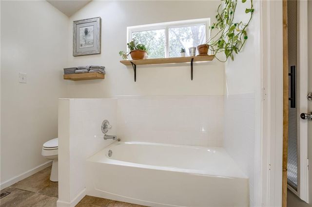 1118 SW Eastman Court, Blue Springs, MO 64015