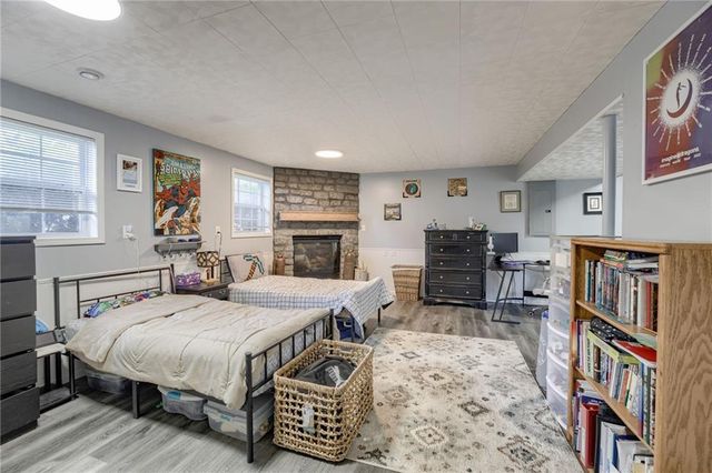 1118 SW Eastman Court, Blue Springs, MO 64015