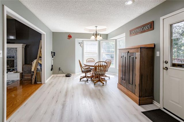 1118 SW Eastman Court, Blue Springs, MO 64015
