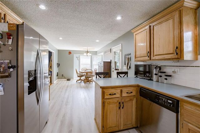 1118 SW Eastman Court, Blue Springs, MO 64015