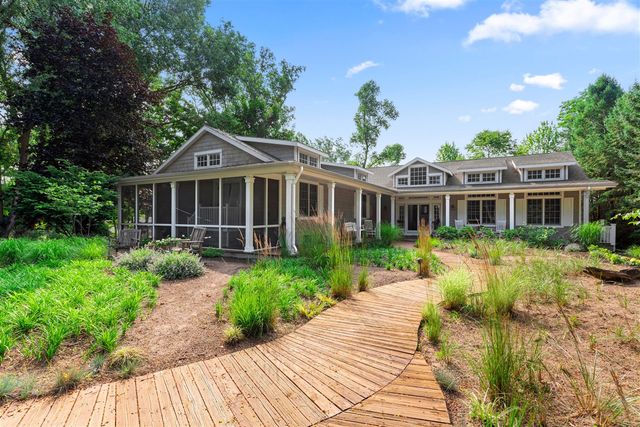 331 Marquette Drive, New Buffalo, MI 49117
