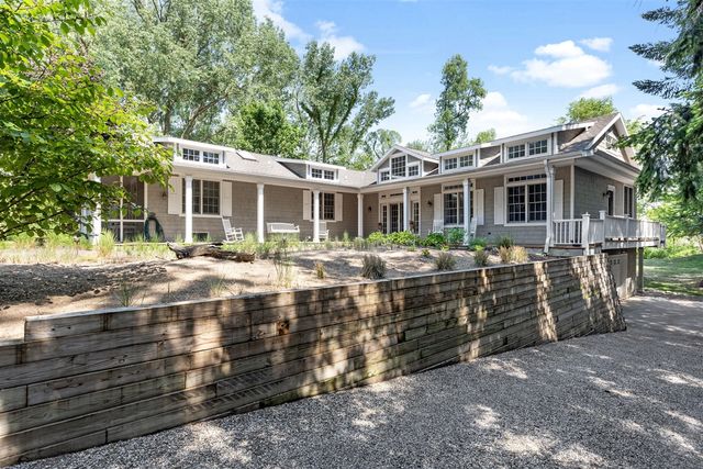 331 Marquette Drive, New Buffalo, MI 49117