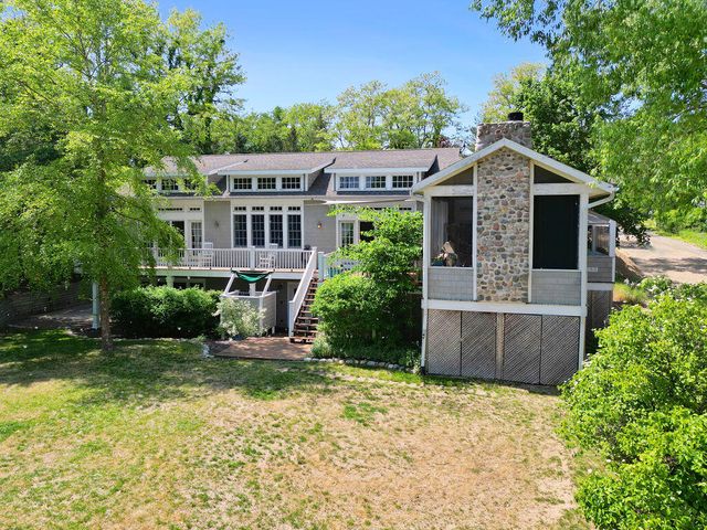 331 Marquette Drive, New Buffalo, MI 49117