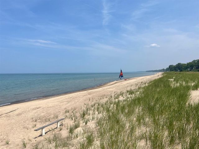 331 Marquette Drive, New Buffalo, MI 49117