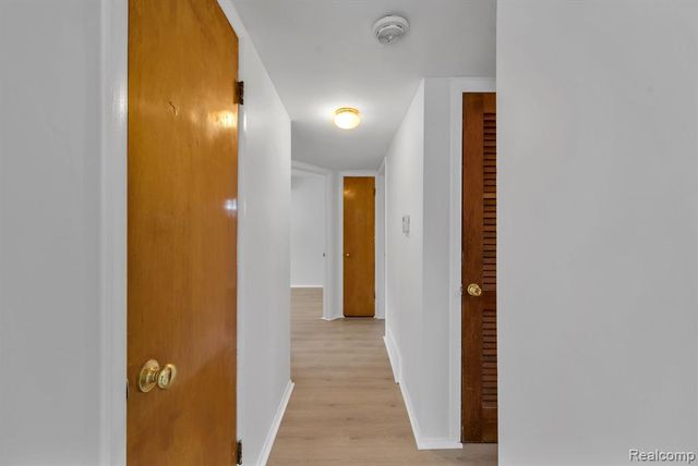 6571 N Highland Street, Dearborn Heights, MI 48127