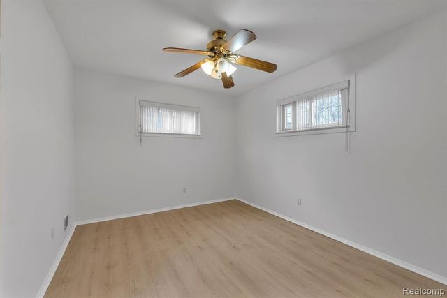 6571 N Highland Street, Dearborn Heights, MI 48127