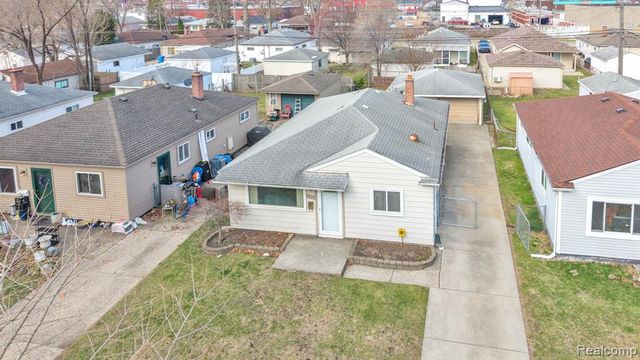 6571 N Highland Street, Dearborn Heights, MI 48127