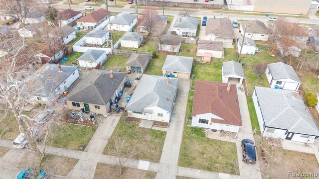 6571 N Highland Street, Dearborn Heights, MI 48127