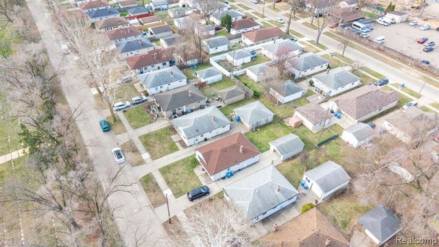 6571 N Highland Street, Dearborn Heights, MI 48127