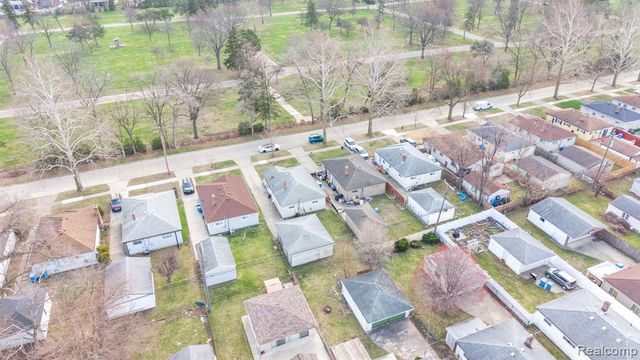 6571 N Highland Street, Dearborn Heights, MI 48127