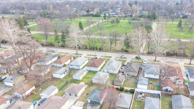 6571 N Highland Street, Dearborn Heights, MI 48127