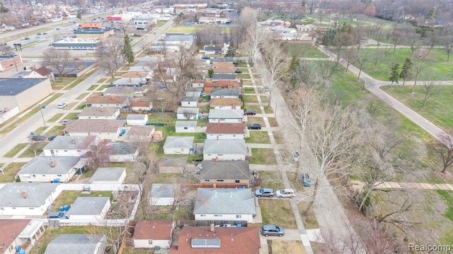 6571 N Highland Street, Dearborn Heights, MI 48127