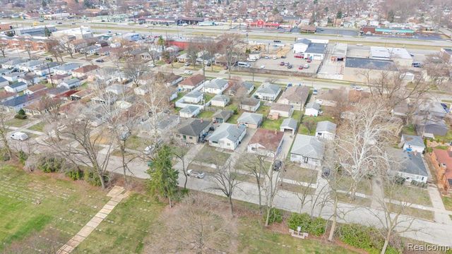 6571 N Highland Street, Dearborn Heights, MI 48127