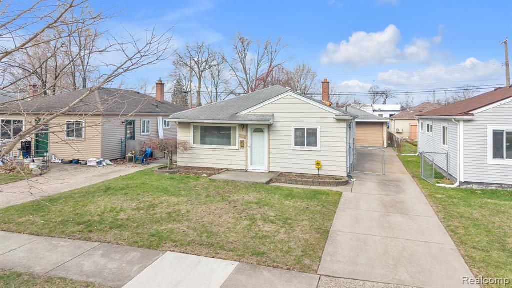 6571 N Highland Street, Dearborn Heights, MI 48127