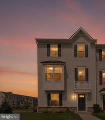 331 S PARKWAY DR, Middletown, DE 19709