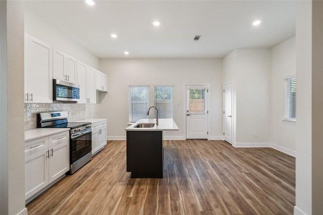 410 W Marlin Street, Willis, TX 77378