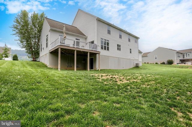 200 STONE ARCH DR, Marysville, PA 17053