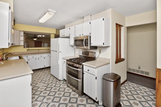 401 Walnut Avenue NW, Mitchellville, IA 50169