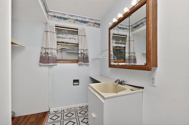 401 Walnut Avenue NW, Mitchellville, IA 50169