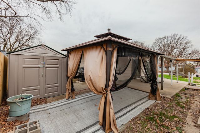 401 Walnut Avenue NW, Mitchellville, IA 50169