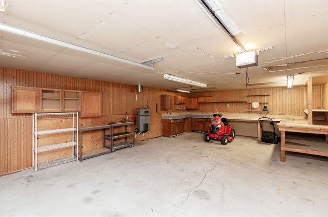 401 Walnut Avenue NW, Mitchellville, IA 50169