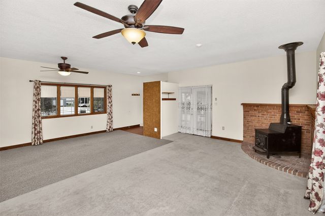 401 Walnut Avenue NW, Mitchellville, IA 50169