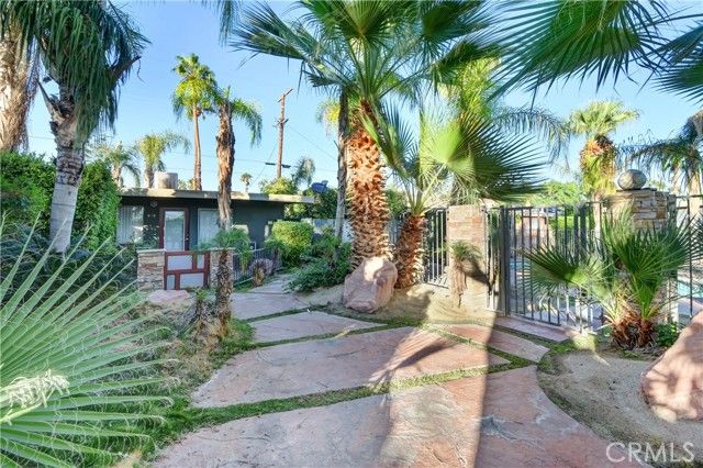 912 E Chuckwalla Road, Palm Springs, CA 92262