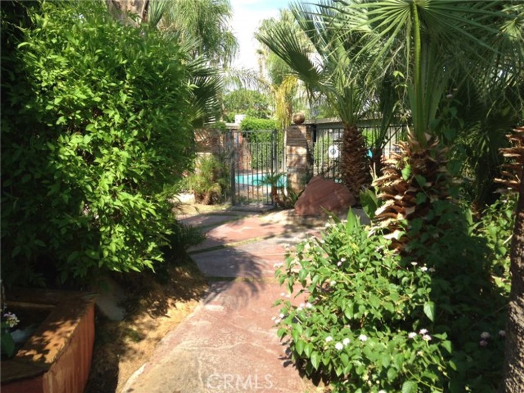 912 E Chuckwalla Road, Palm Springs, CA 92262