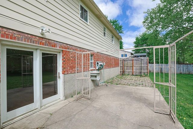 128 Maplewood Drive, Owensville, OH 45160