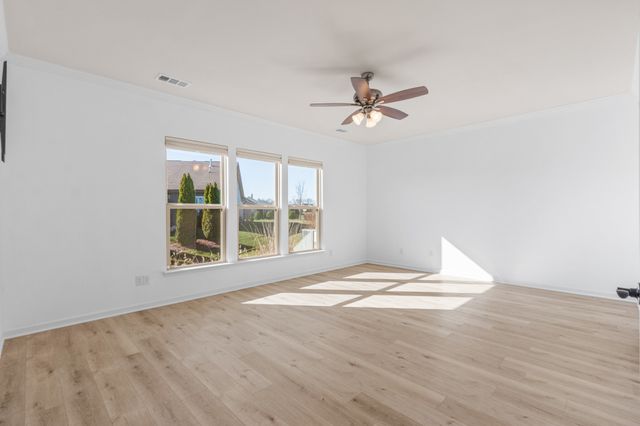 1027 Coffee Rdg, Spring Hill, TN 37174