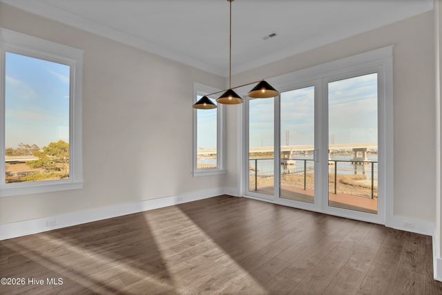 113 Diamond Pt Court, Surf City, NC 28445