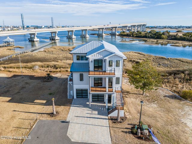 113 Diamond Pt Court, Surf City, NC 28445