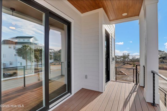 113 Diamond Pt Court, Surf City, NC 28445