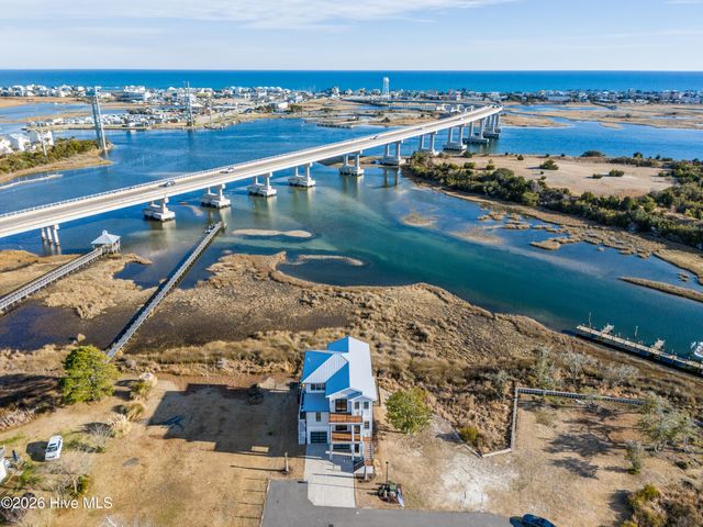 113 Diamond Pt Court, Surf City, NC 28445