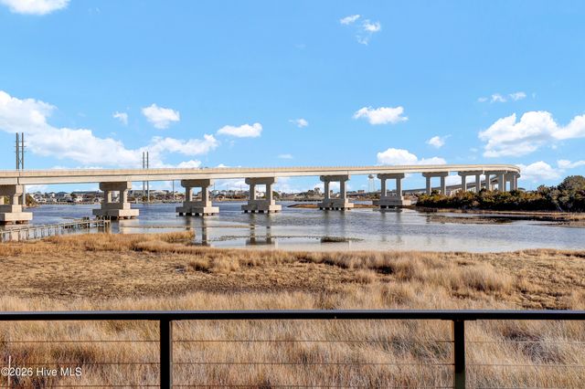 113 Diamond Pt Court, Surf City, NC 28445