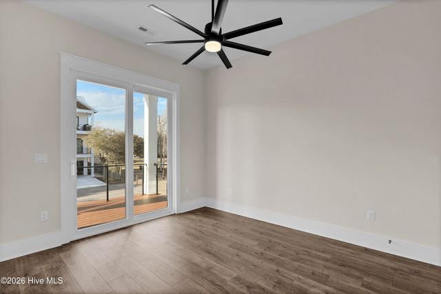 113 Diamond Pt Court, Surf City, NC 28445