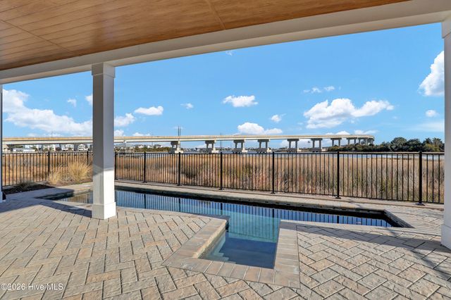 113 Diamond Pt Court, Surf City, NC 28445