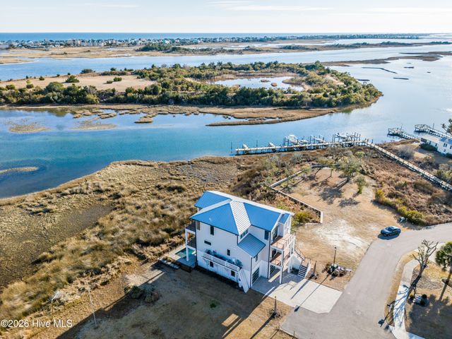 113 Diamond Pt Court, Surf City, NC 28445