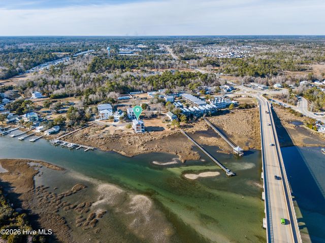 113 Diamond Pt Court, Surf City, NC 28445