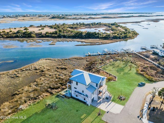 113 Diamond Pt Court, Surf City, NC 28445