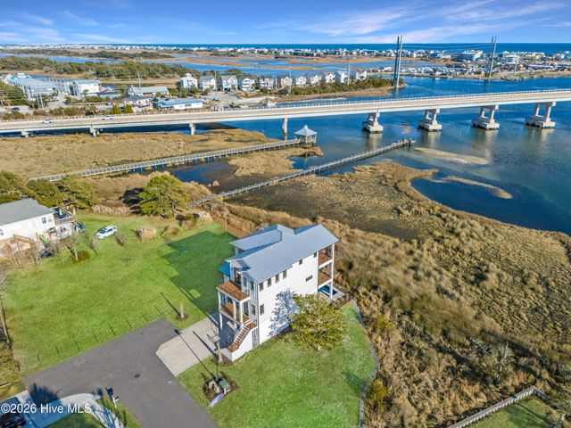 113 Diamond Pt Court, Surf City, NC 28445