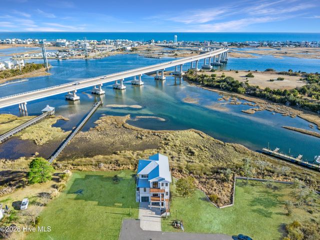 113 Diamond Pt Court, Surf City, NC 28445
