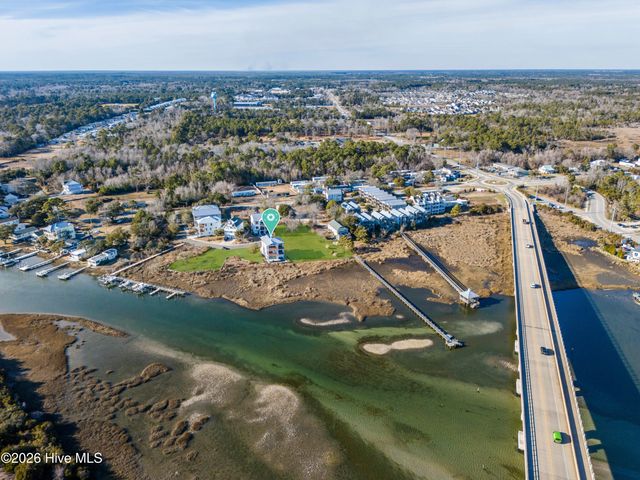 113 Diamond Pt Court, Surf City, NC 28445