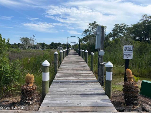 113 Diamond Pt Court, Surf City, NC 28445