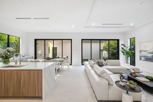 222 SE 5th Street, Delray Beach, FL 33483