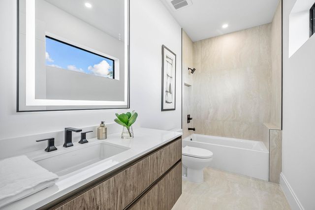 222 SE 5th Street, Delray Beach, FL 33483