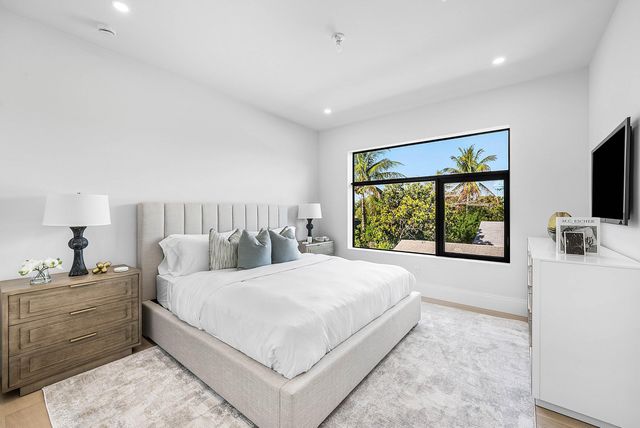 222 SE 5th Street, Delray Beach, FL 33483