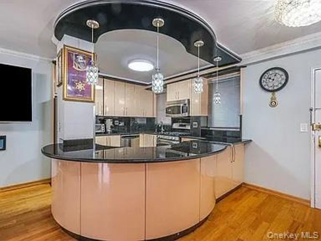 98-05 63rd Road 5E, Rego Park, NY 11374 — exterior